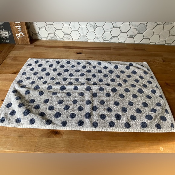 Reversible Polka Dot Hand Towel - Picture 5 of 10